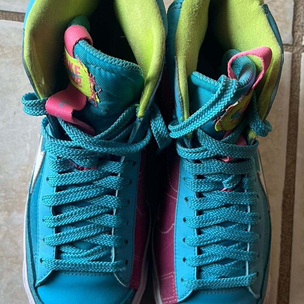 Nike Blazers mid 77 size 5Y or Women’s 6.5